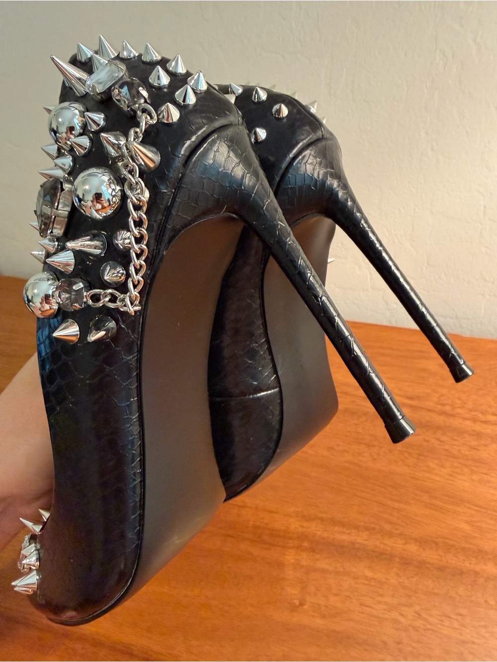 Steve Madden Veronicka Black Pointed-Toe Multi Stiletto Pumps - Picture 3 of 8